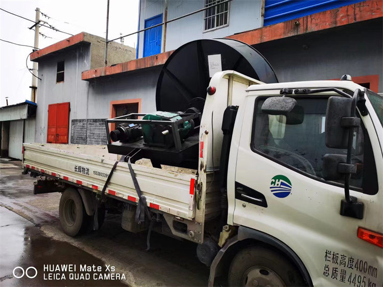 有機肥2.5m圓盤造粒發(fā)貨現(xiàn)場