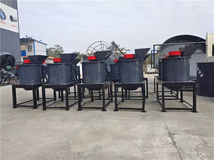 原料處理立式粉碎機(jī) 藥渣酒糟半濕物料立式粉碎機(jī) 不堵塞