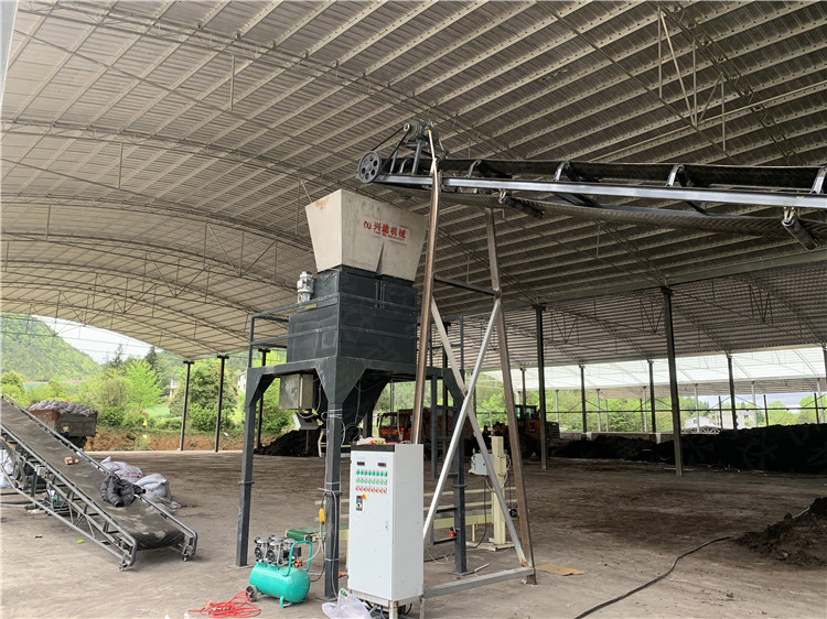 河南商丘客戶年產(chǎn)3萬噸有機肥生產(chǎn)線設(shè)備現(xiàn)場